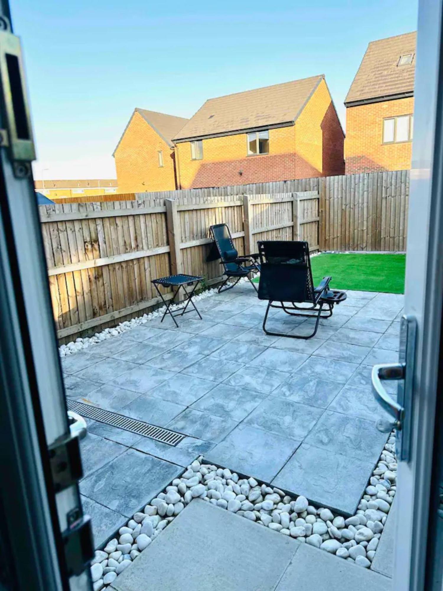 Stunning Private Room In A Home - Bathroom & Parking! Salford  Luaran gambar
